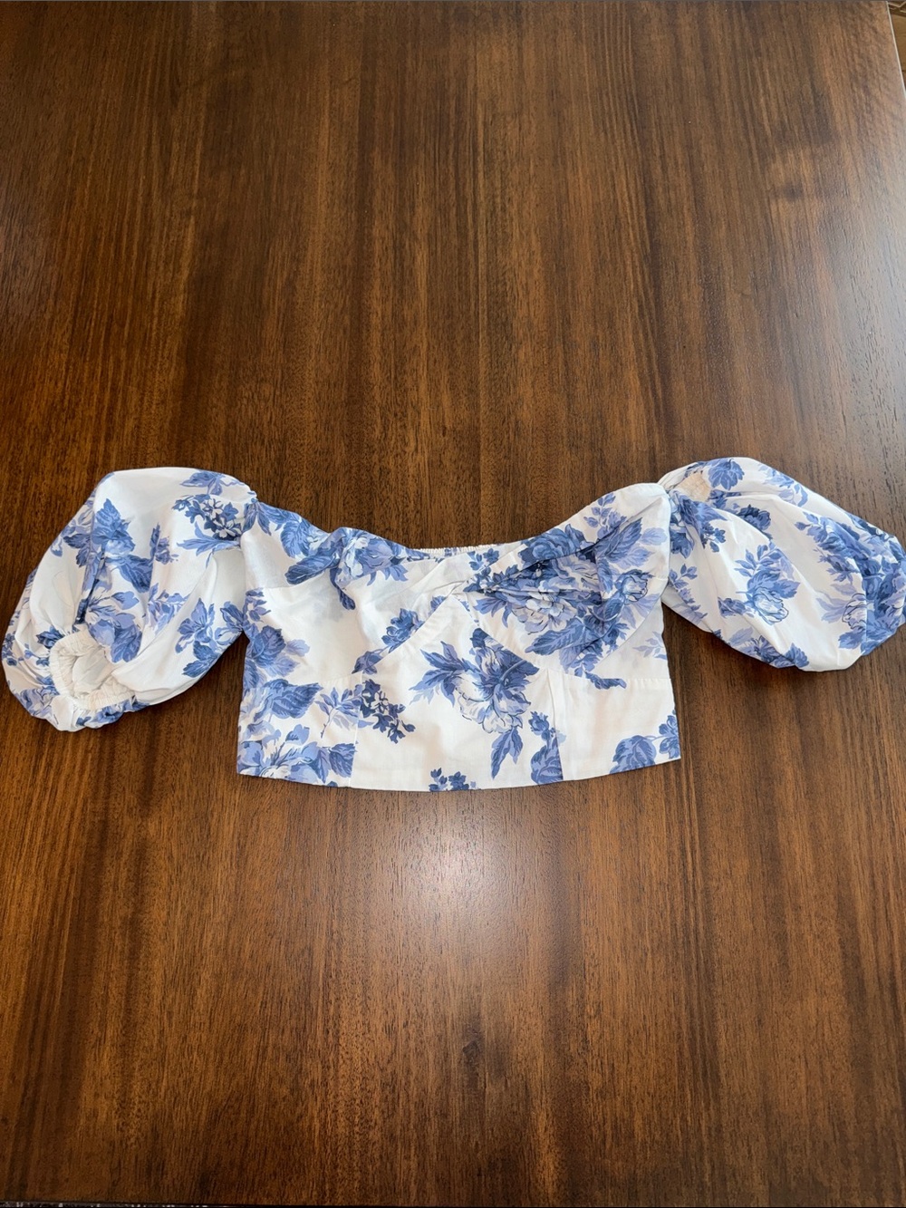 Abercrombie & Fitch White Crop Top with Blue Floral Print and Puff Sleeves